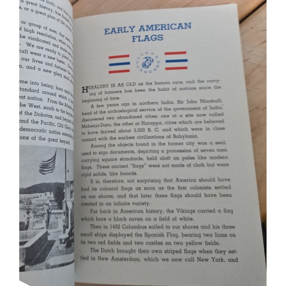 1942 US Marine Corps How to Respect and Display Our Flag Vintage WWII Booklet - Picture 3 of 6
